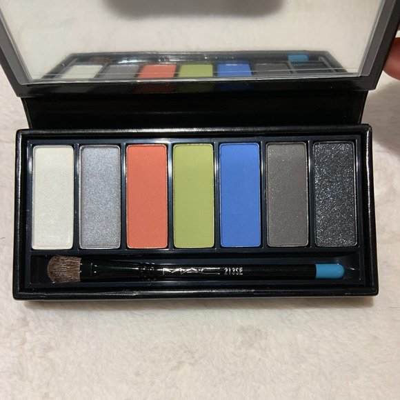 MAC Cosmetics 7 Eyes Coral Eye Shadow Palette Rare - Picture 1 of 9